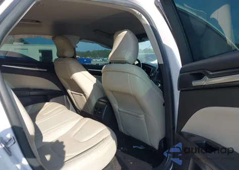 2018 Ford Fusion Titanium z USA, uszkodzony, nr VIN 3FA6P0D99JR233574